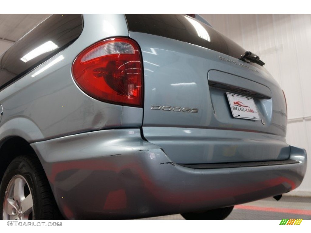 2005 Grand Caravan SE - Butane Blue Pearl / Medium Slate Gray photo #54