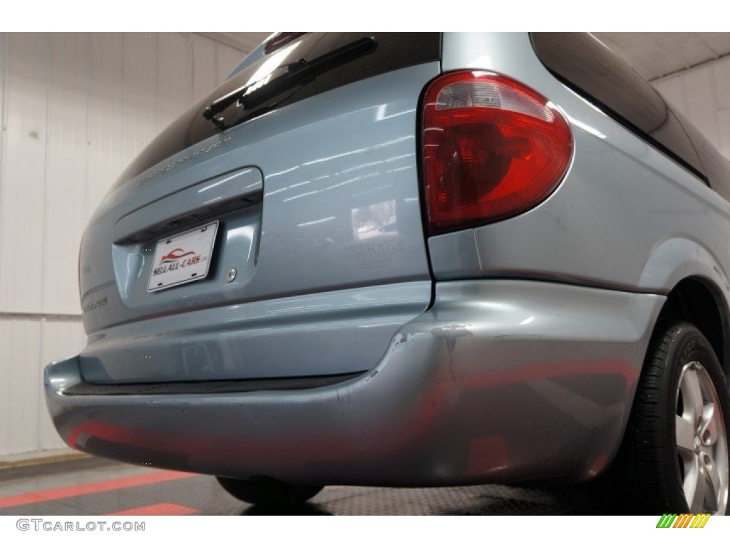 2005 Grand Caravan SE - Butane Blue Pearl / Medium Slate Gray photo #57