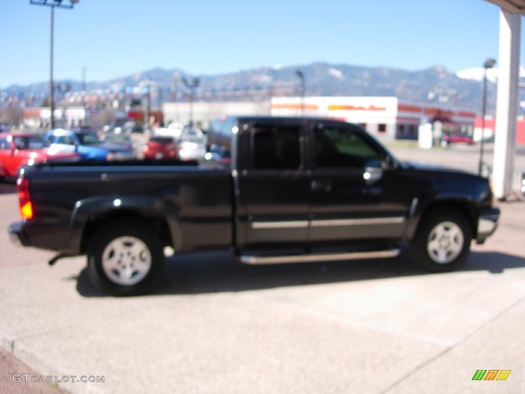 2005 Silverado 1500 LS Extended Cab 4x4 - Black / Dark Charcoal photo #6