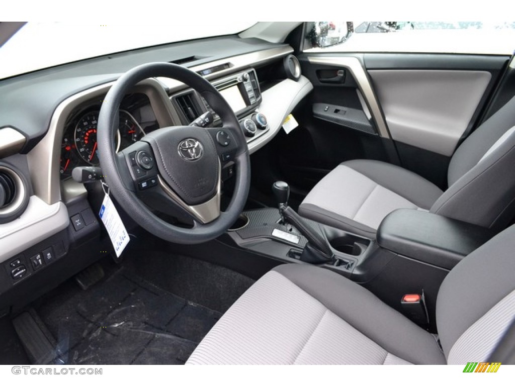 Ash Interior 2015 Toyota RAV4 LE Photo #102645615