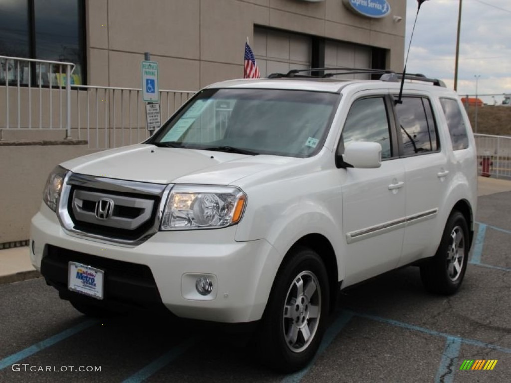 White Diamond Pearl Honda Pilot