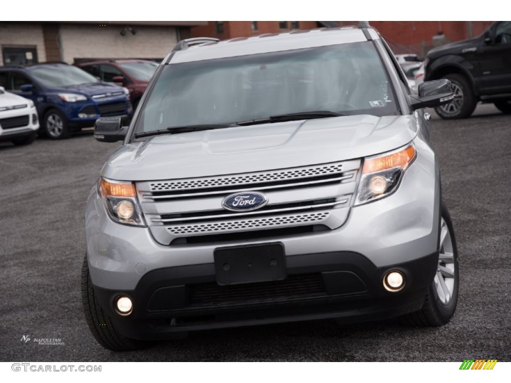 2015 Explorer XLT 4WD - Ingot Silver / Charcoal Black photo #2