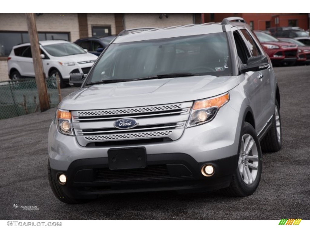 2015 Explorer XLT 4WD - Ingot Silver / Charcoal Black photo #3