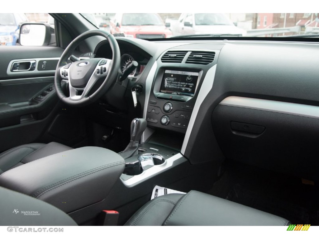 2015 Explorer XLT 4WD - Ingot Silver / Charcoal Black photo #8