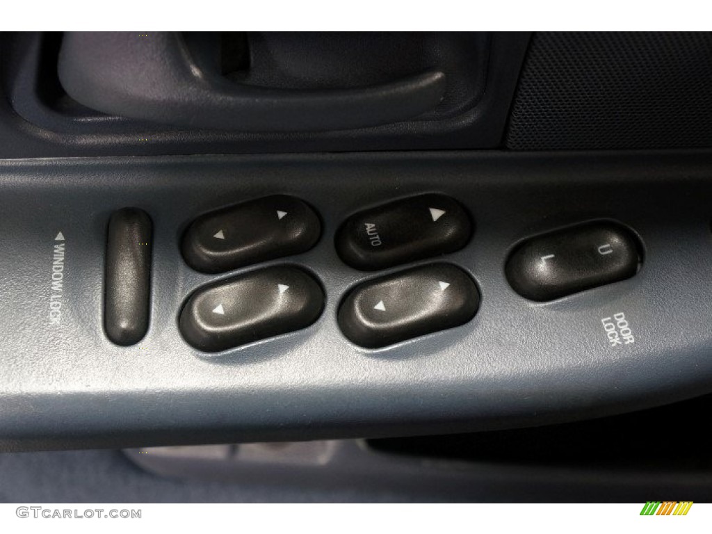 2001 Crown Victoria LX - Light Blue Metallic / Dark Charcoal photo #14