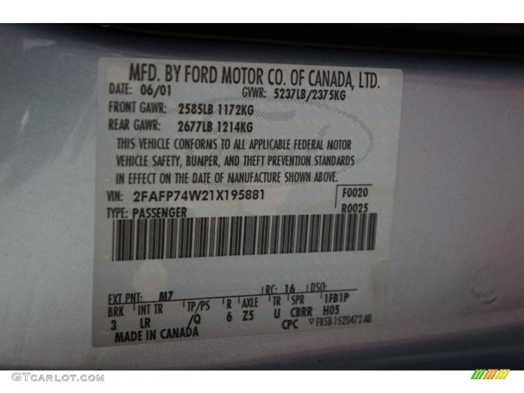 2001 Crown Victoria LX - Light Blue Metallic / Dark Charcoal photo #15