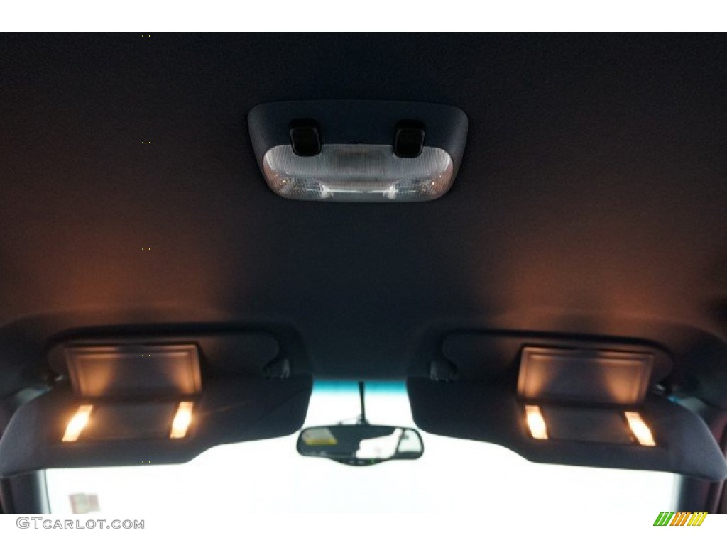2001 Crown Victoria LX - Light Blue Metallic / Dark Charcoal photo #21