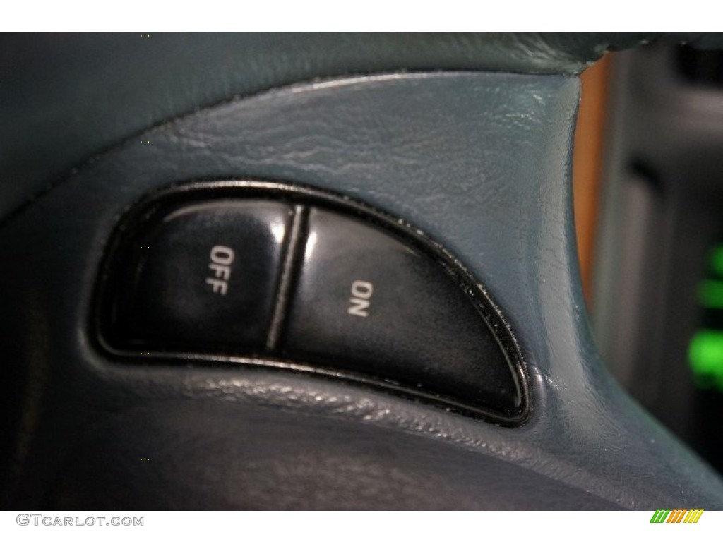 2001 Crown Victoria LX - Light Blue Metallic / Dark Charcoal photo #24