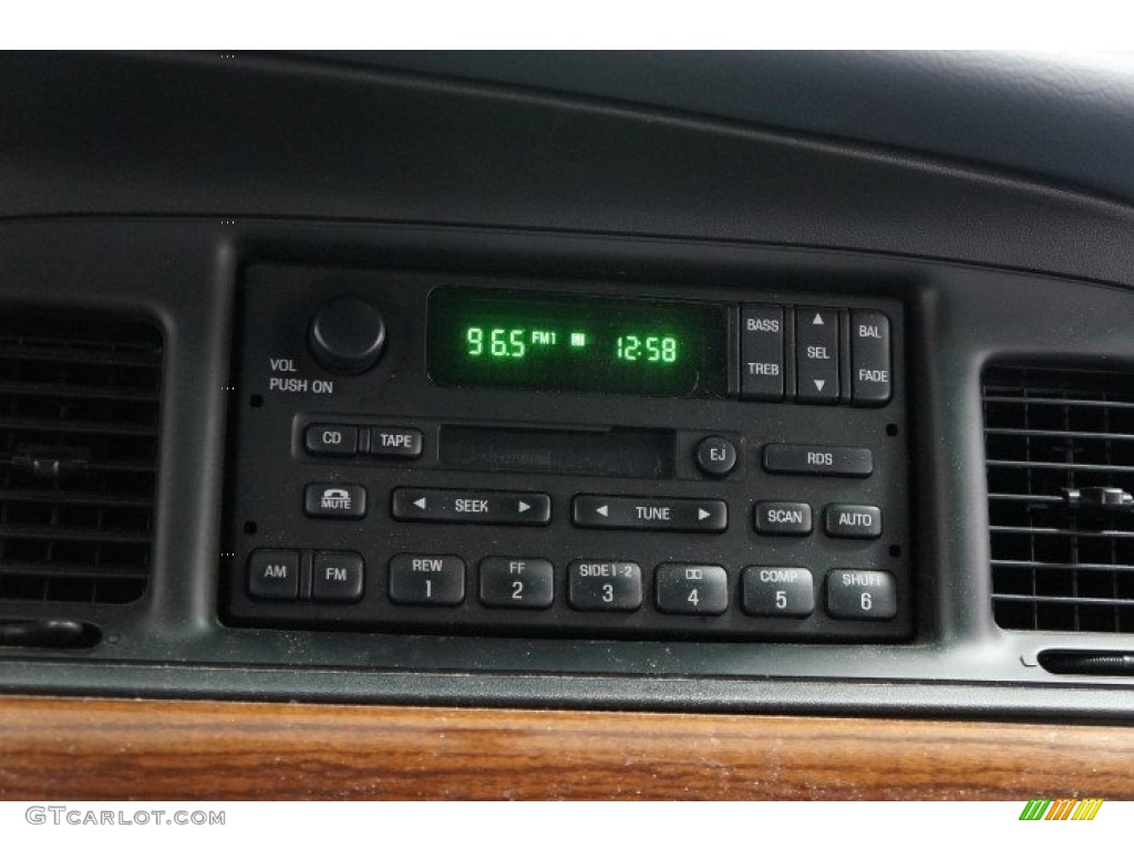 2001 Crown Victoria LX - Light Blue Metallic / Dark Charcoal photo #29