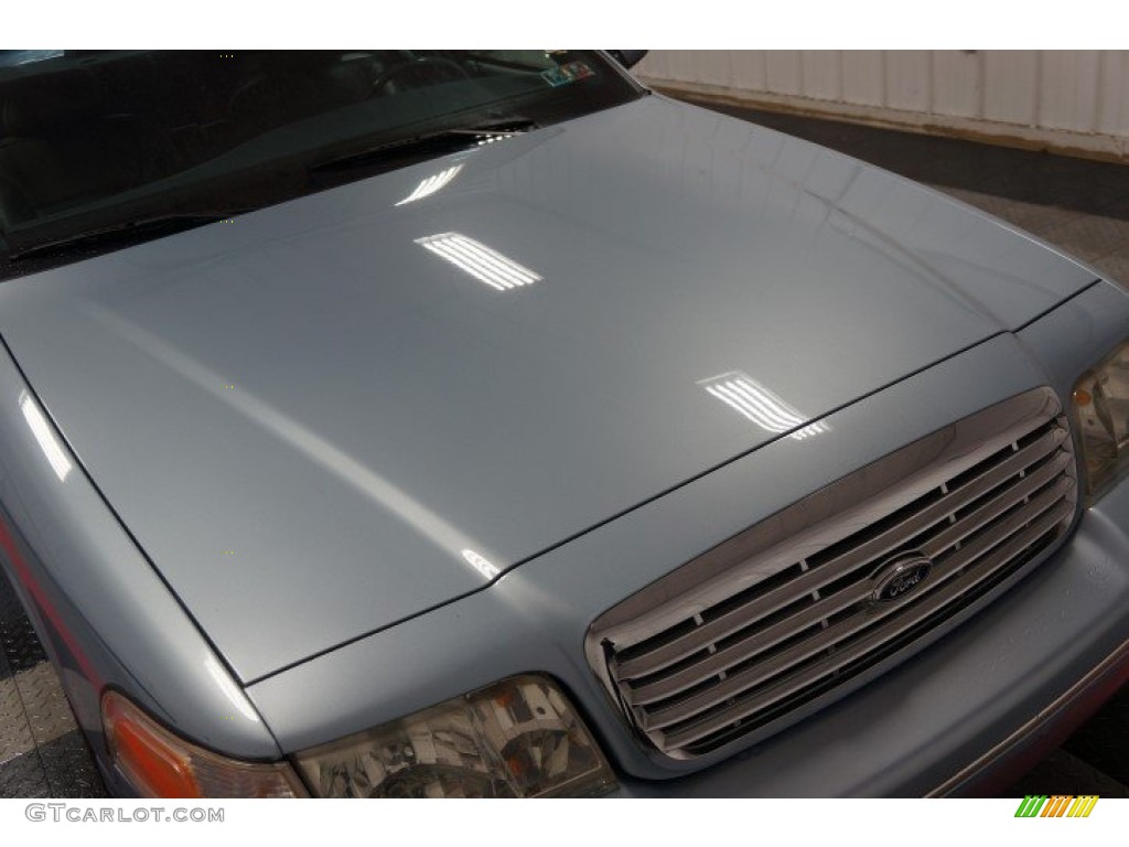 2001 Crown Victoria LX - Light Blue Metallic / Dark Charcoal photo #37
