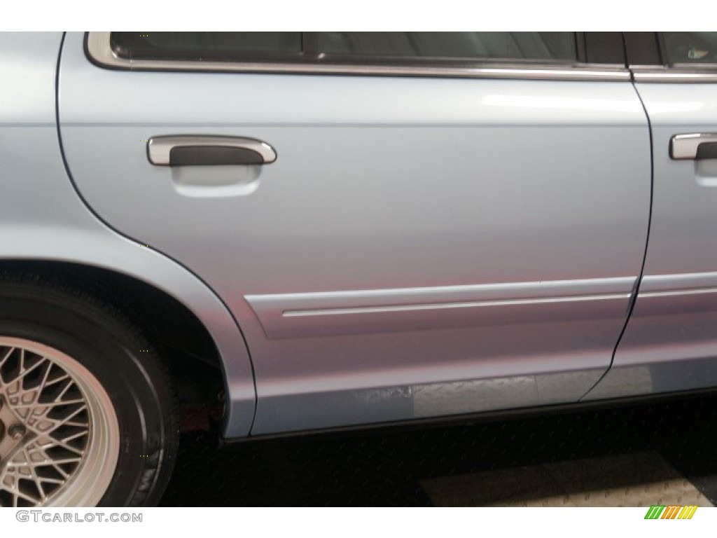 2001 Crown Victoria LX - Light Blue Metallic / Dark Charcoal photo #44