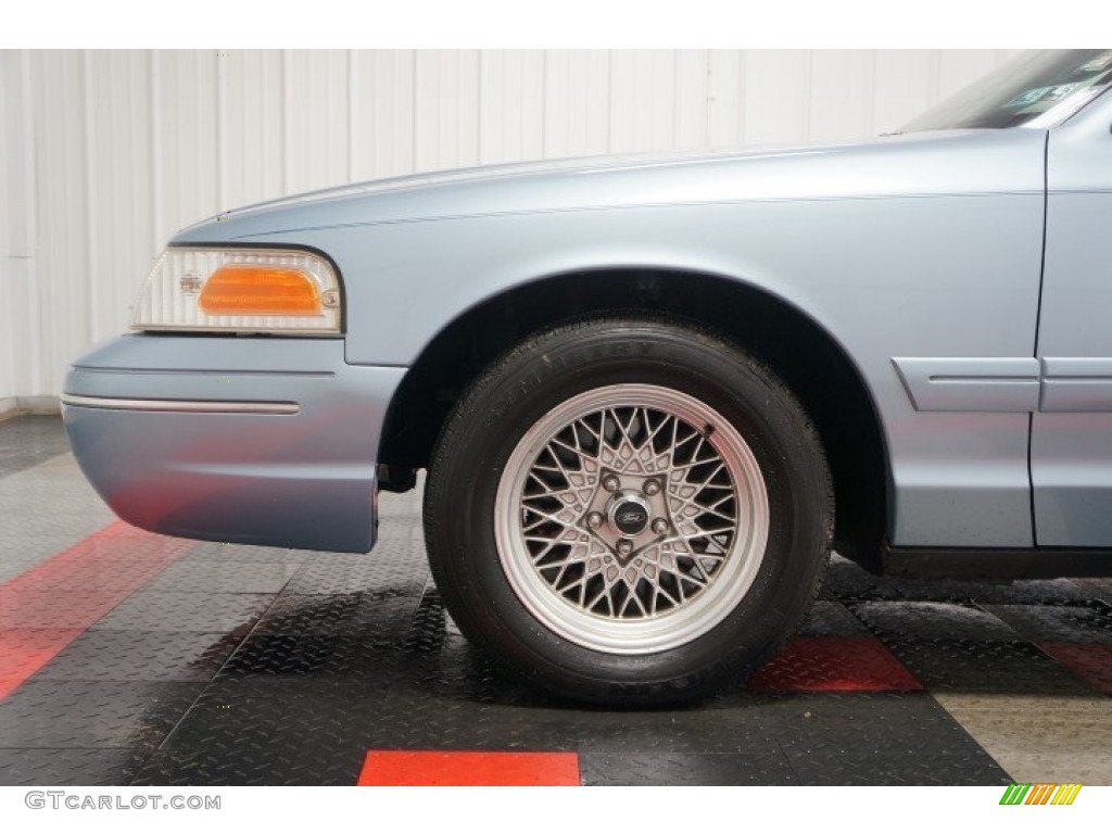 2001 Crown Victoria LX - Light Blue Metallic / Dark Charcoal photo #58