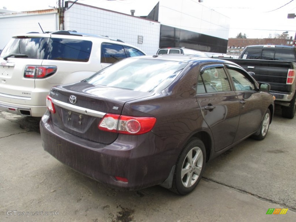 2013 Corolla LE Special Edition - Black Currant Metallic / Bisque photo #5