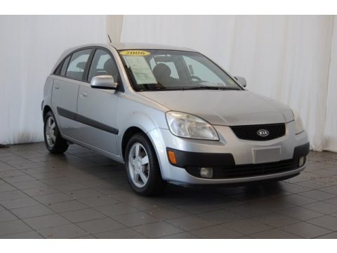 2006 Kia Rio Rio5 SX Hatchback Data, Info and Specs