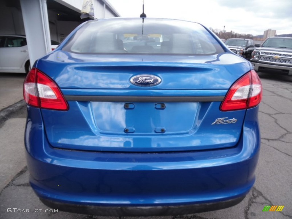 2011 Fiesta S Sedan - Blue Flame Metallic / Light Stone/Charcoal Black Cloth photo #4