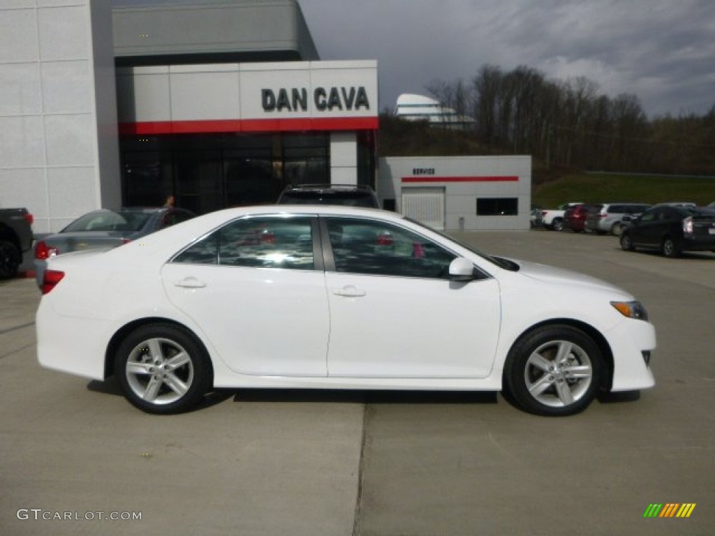 2013 Camry XLE - Super White / Black/Ash photo #7