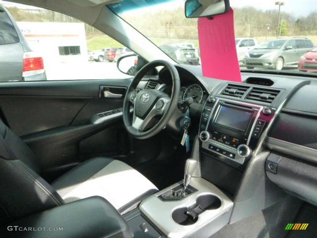2013 Camry XLE - Super White / Black/Ash photo #9