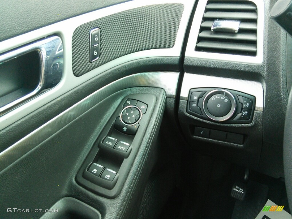 2014 Explorer XLT 4WD - Oxford White / Charcoal Black photo #12