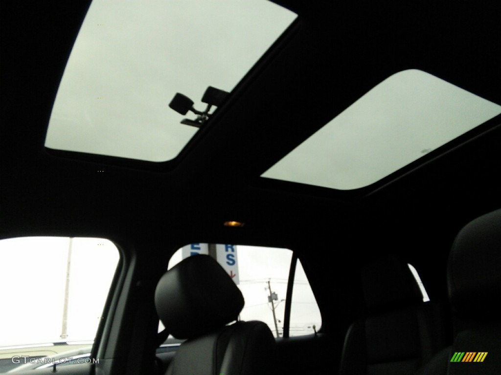 2014 Explorer XLT 4WD - Oxford White / Charcoal Black photo #16