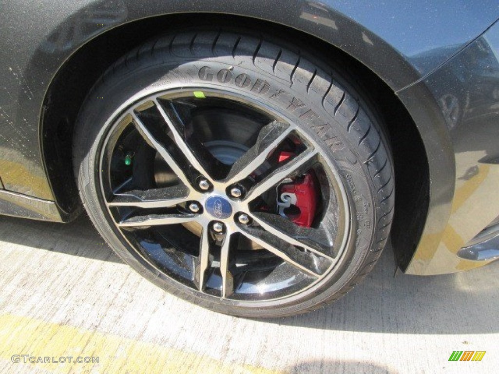 2015 Focus ST Hatchback - Magnetic Metallic / ST Charcoal Black photo #2