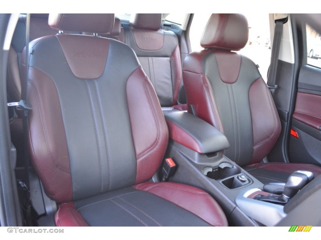 2013 Ford Focus SE Sedan Front Seat Photo #102701714