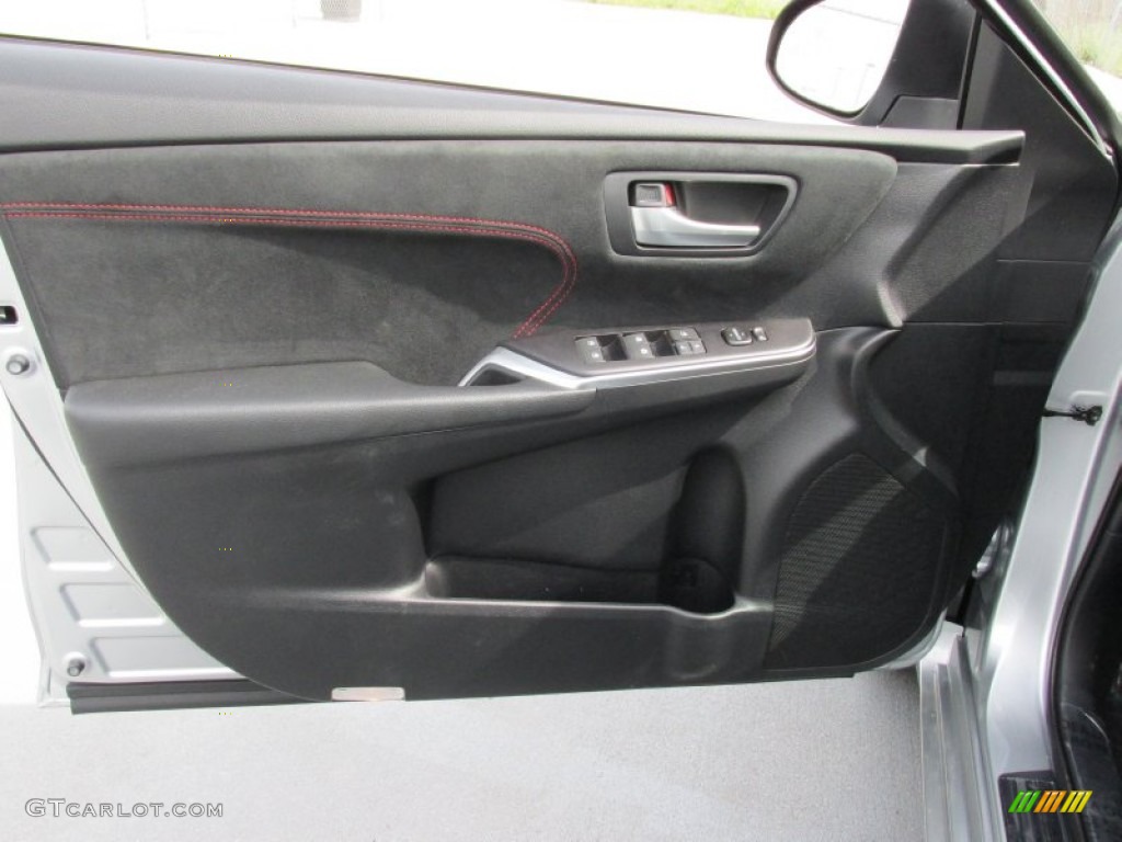2015 Toyota Camry XSE V6 Black Door Panel Photo #102705278