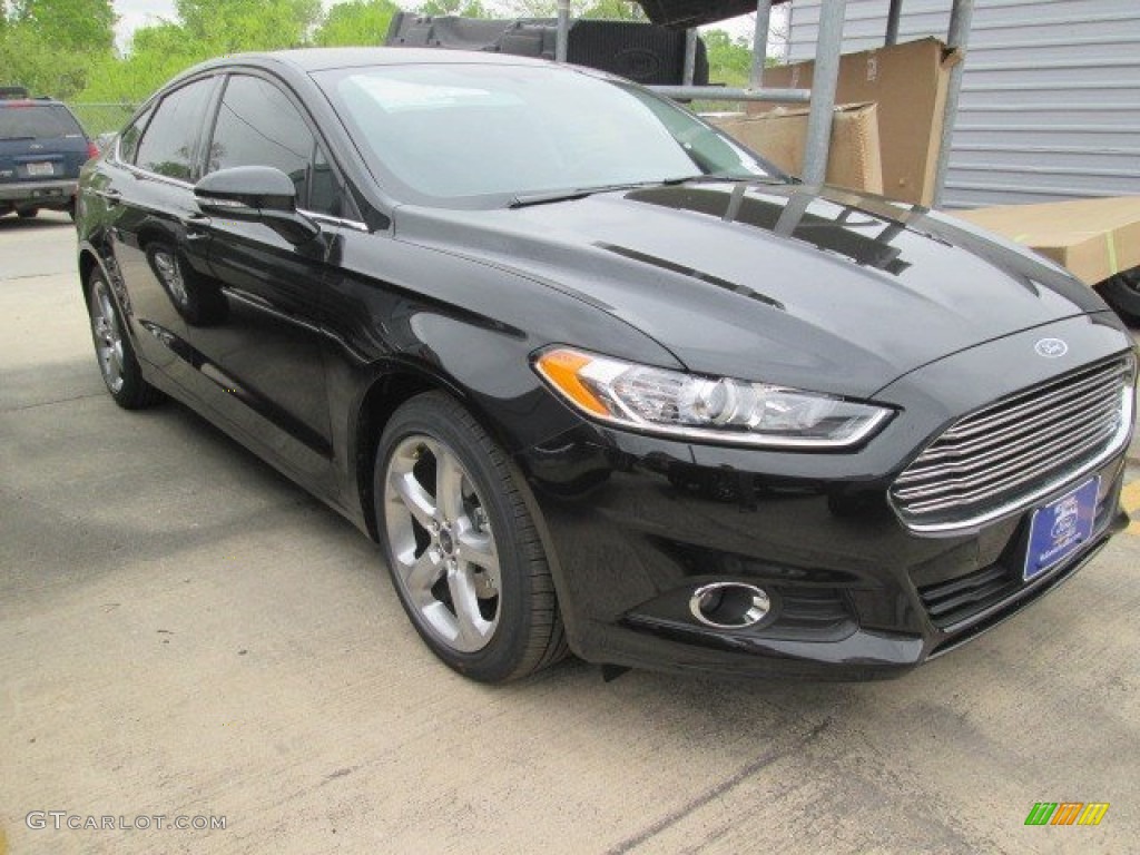 2015 Fusion SE - Tuxedo Black Metallic / Charcoal Black photo #1