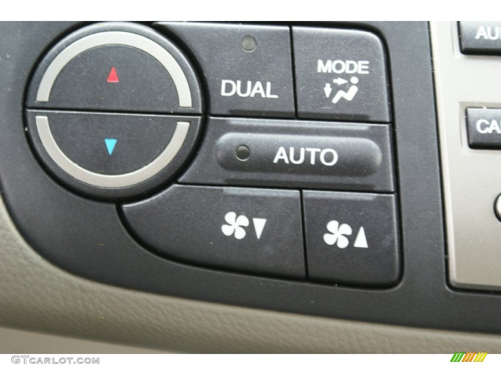 2010 RDX SH-AWD Technology - Palladium Silver Metallic / Ebony photo #33