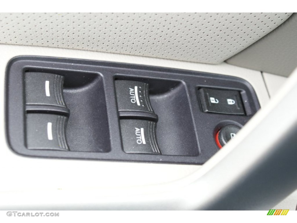 2010 RDX SH-AWD Technology - Palladium Silver Metallic / Ebony photo #48