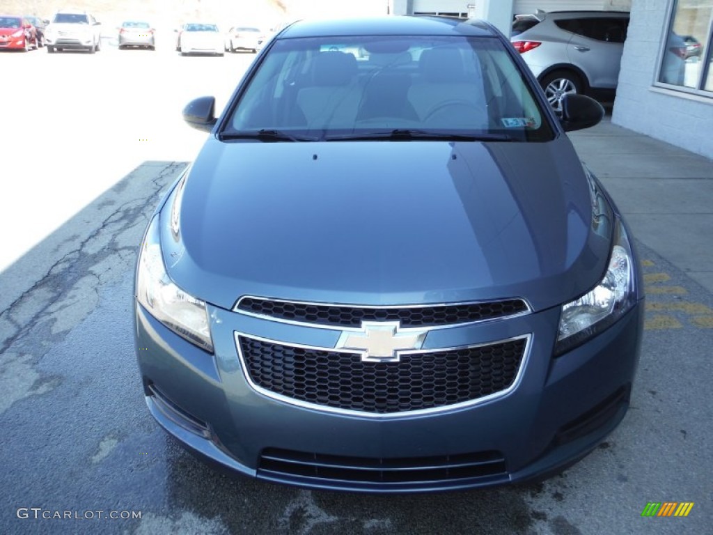2012 Cruze LS - Blue Granite Metallic / Jet Black/Medium Titanium photo #4