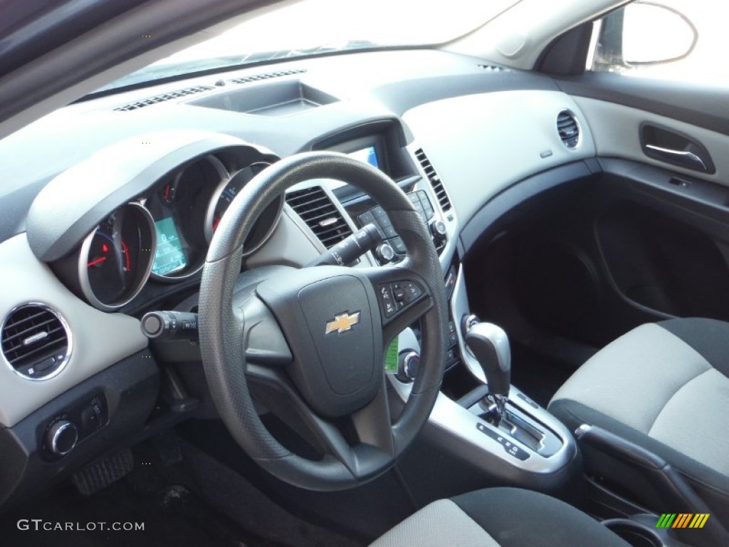 2012 Cruze LS - Blue Granite Metallic / Jet Black/Medium Titanium photo #11