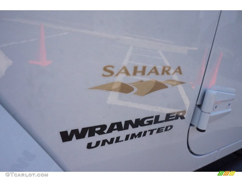 2015 Wrangler Unlimited Sahara 4x4 - Bright White / Black/Dark Saddle photo #13