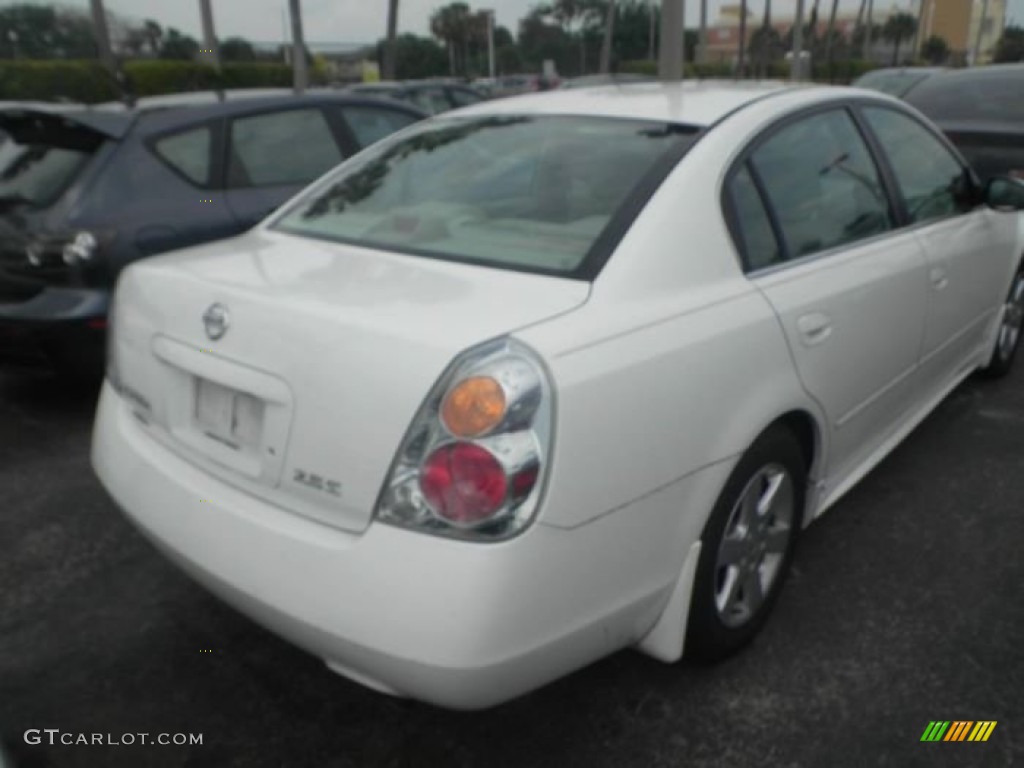 2003 Altima 2.5 S - Cloud White / Blond photo #3