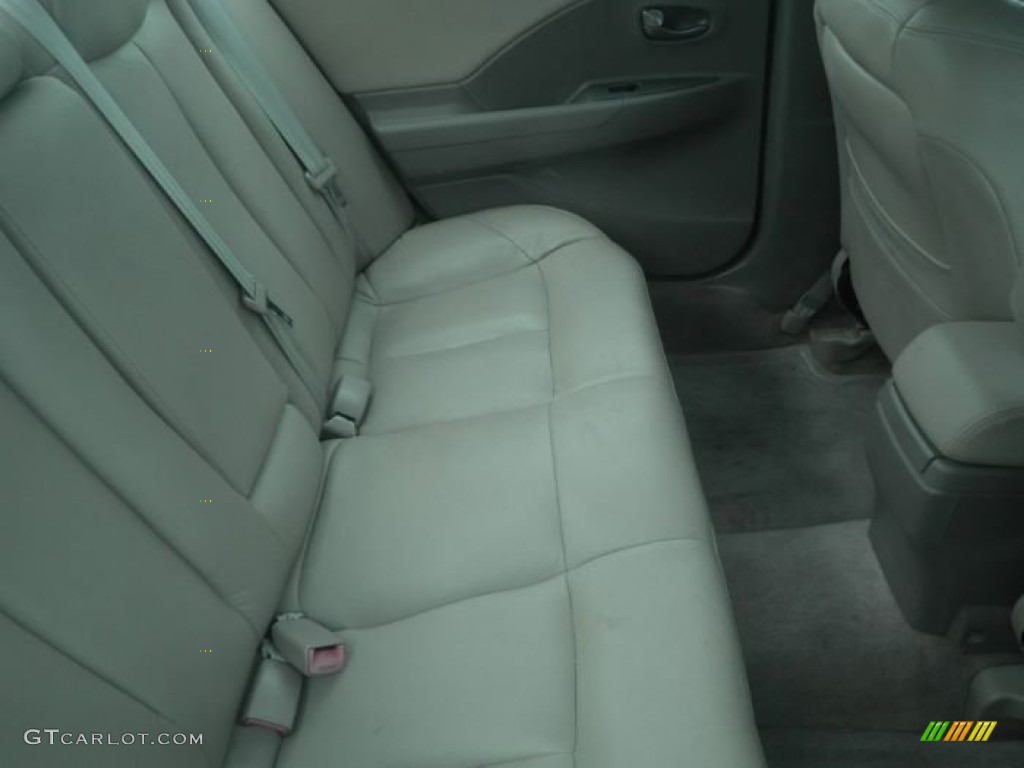 2003 Altima 2.5 S - Cloud White / Blond photo #5