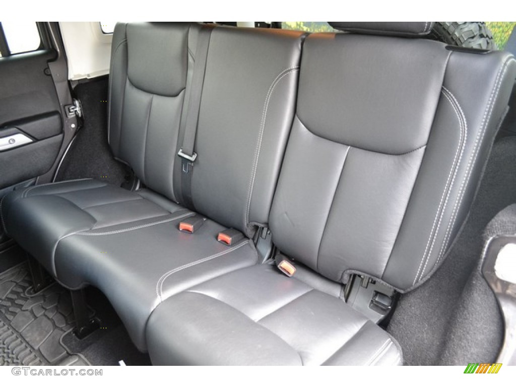 2014 Jeep Wrangler Unlimited Rubicon 4x4 Rear Seat Photo #102734806