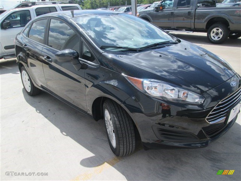 2015 Fiesta S Sedan - Tuxedo Black Metallic / Charcoal Black photo #5