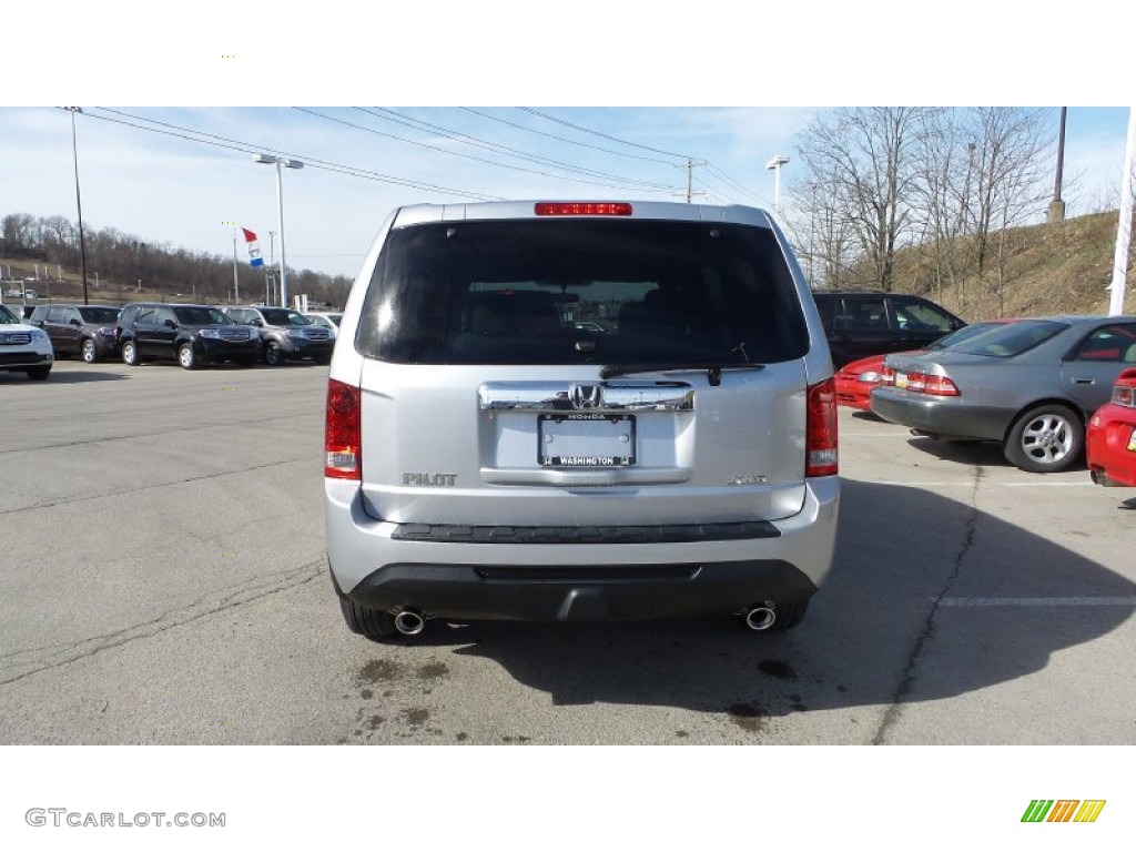 2015 Pilot EX 4WD - Alabaster Silver Metallic / Gray photo #5
