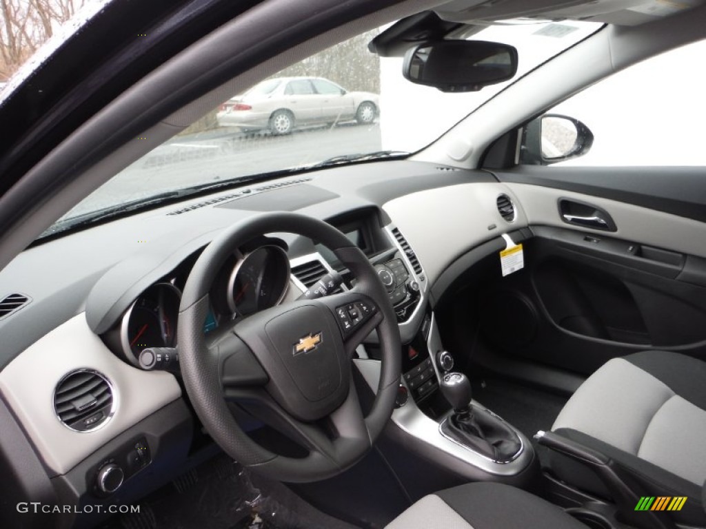 2015 Cruze LS - Blue Ray Metallic / Jet Black/Medium Titanium photo #8