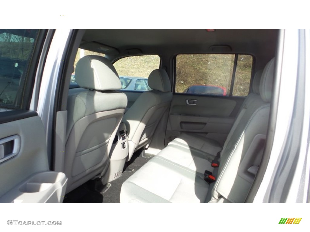 2015 Pilot EX 4WD - Alabaster Silver Metallic / Gray photo #11