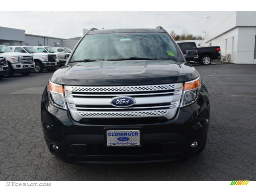 2015 Explorer XLT - Tuxedo Black / Charcoal Black photo #4