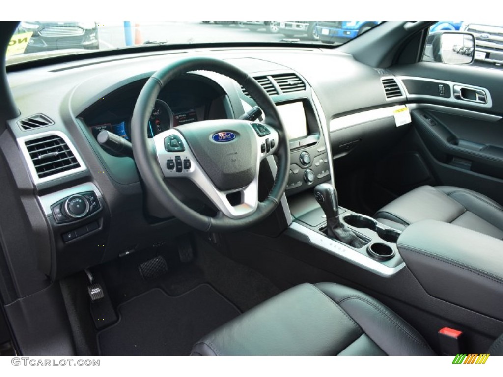 2015 Explorer XLT - Tuxedo Black / Charcoal Black photo #8