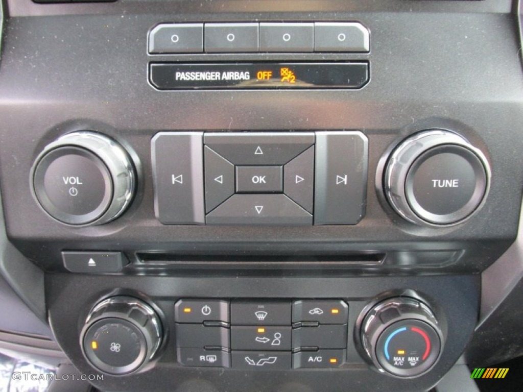 2015 Ford F150 XLT SuperCrew 4x4 Controls Photo #102742642