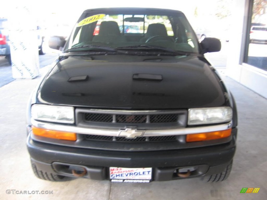 2002 S10 LS Extended Cab 4x4 - Onyx Black / Graphite photo #19