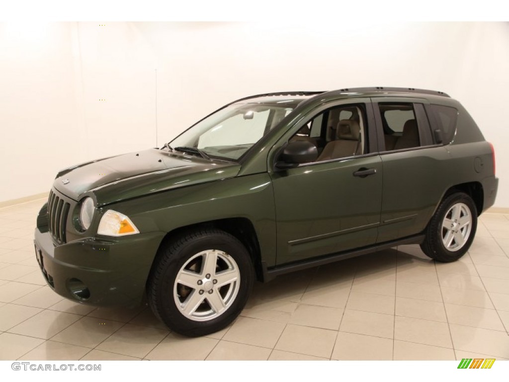 2008 Compass Sport 4x4 - Jeep Green Metallic / Pastel Pebble Beige photo #3