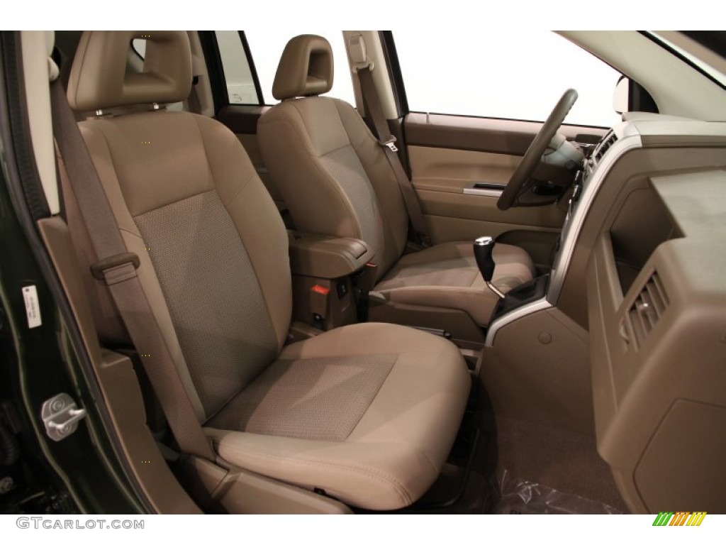 2008 Compass Sport 4x4 - Jeep Green Metallic / Pastel Pebble Beige photo #11