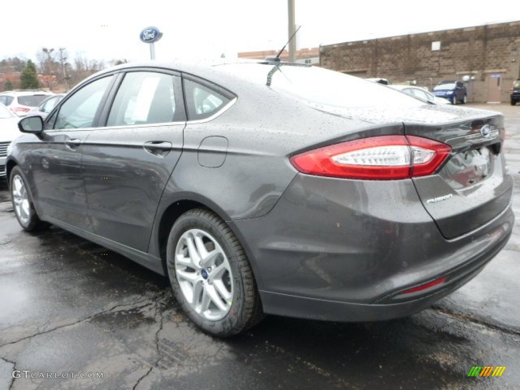 2015 Fusion SE - Magnetic Metallic / Charcoal Black photo #4