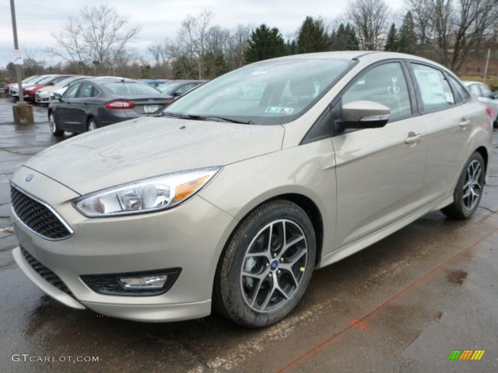 2015 Focus SE Sedan - Tectonic Metallic / Charcoal Black photo #5