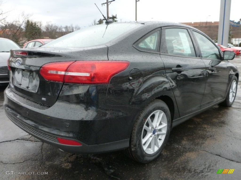 2015 Focus SE Sedan - Tuxedo Black Metallic / Charcoal Black photo #2