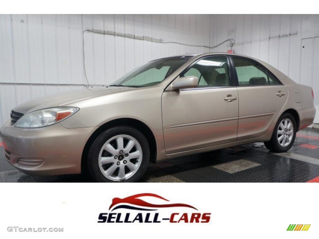 2002 Camry XLE - Desert Sand Mica / Taupe photo #1