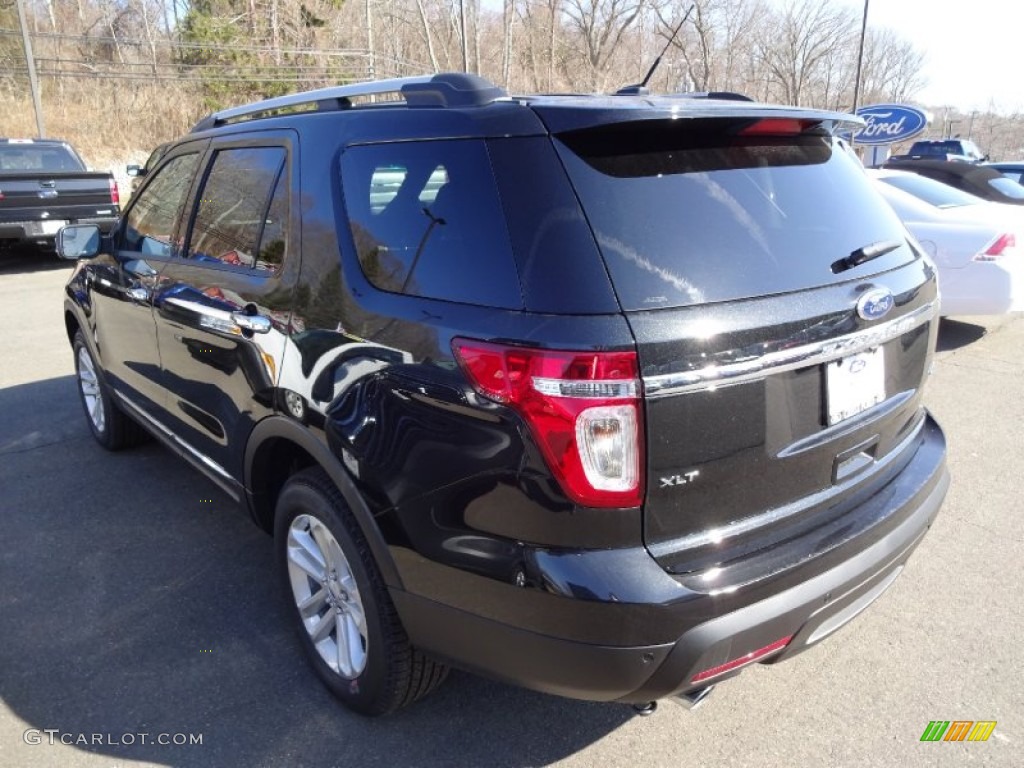 2015 Explorer XLT 4WD - Tuxedo Black / Charcoal Black photo #2